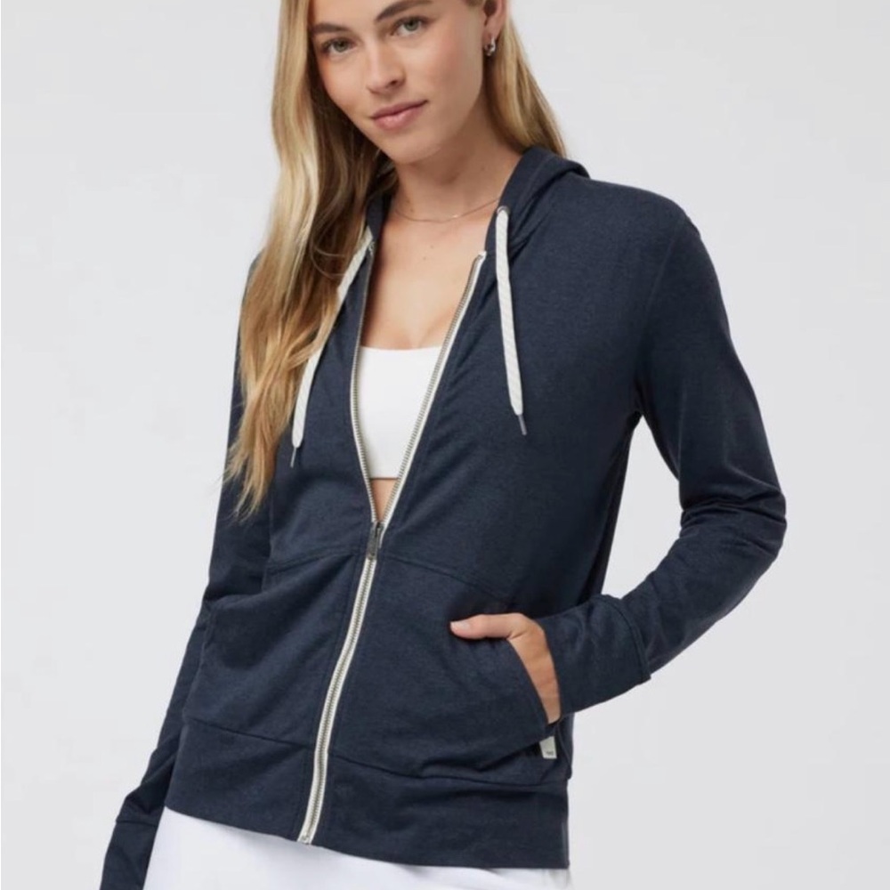 Vuori Women's Halo Performance Zip-Up Hoodie in Navy Heather